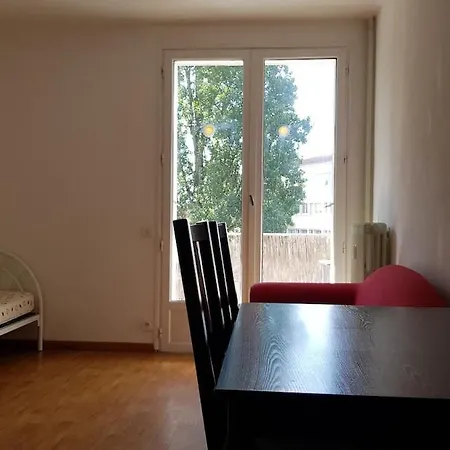 Entire 1 Bedroom Apartment, Center * Albi