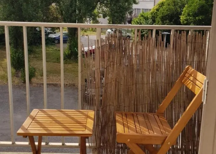 Apartment Entire 1 Bedroom Apartment, Center